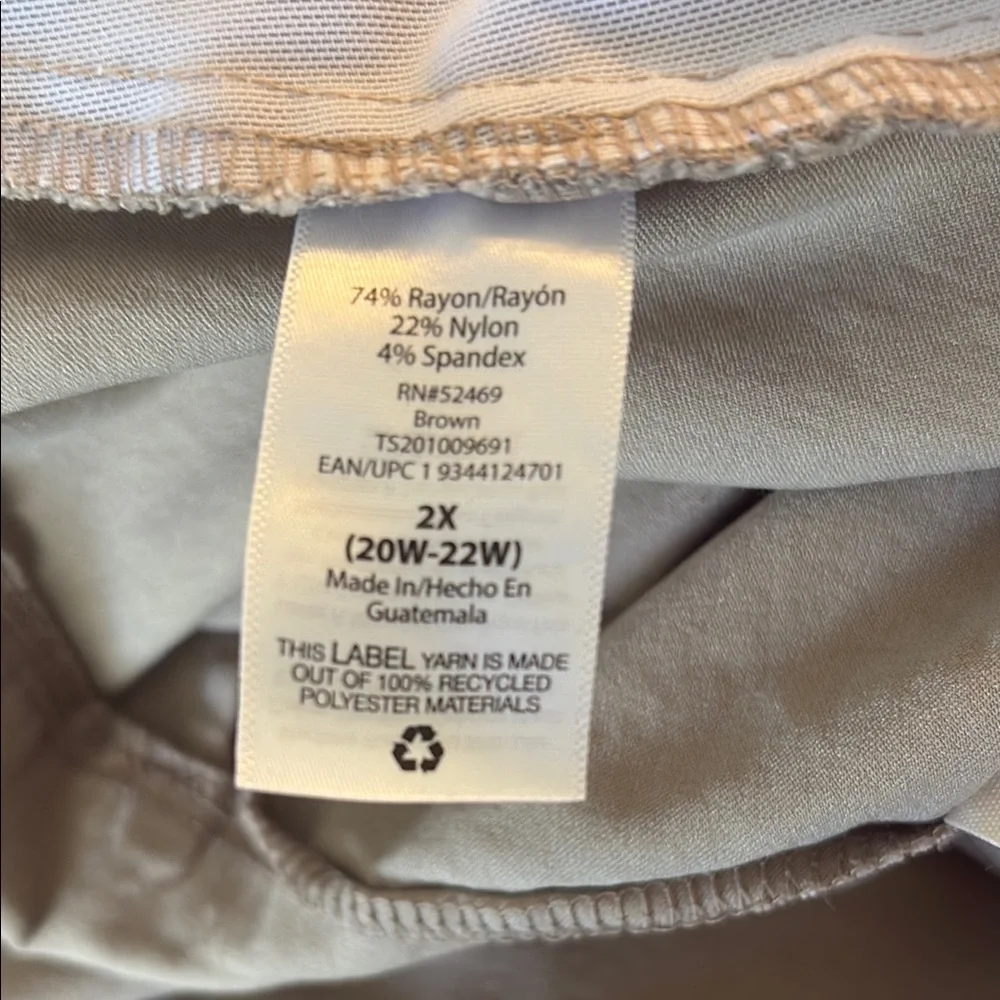 5 for $25! Terra & Sky Mid Rise Straight-Leg Capri Dress Pant Size 2X (20-22 W) - Picture 11 of 12